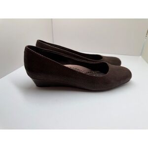 Trotters Brown Herringbone Textured Wedge Pumps Low Heel Round Toe Shoes 8
